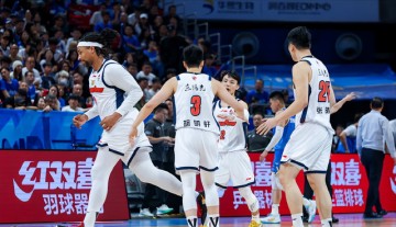 开云集团-国字号内线在广东摆烂！杜锋拿他没办法，球迷：不想打可以走